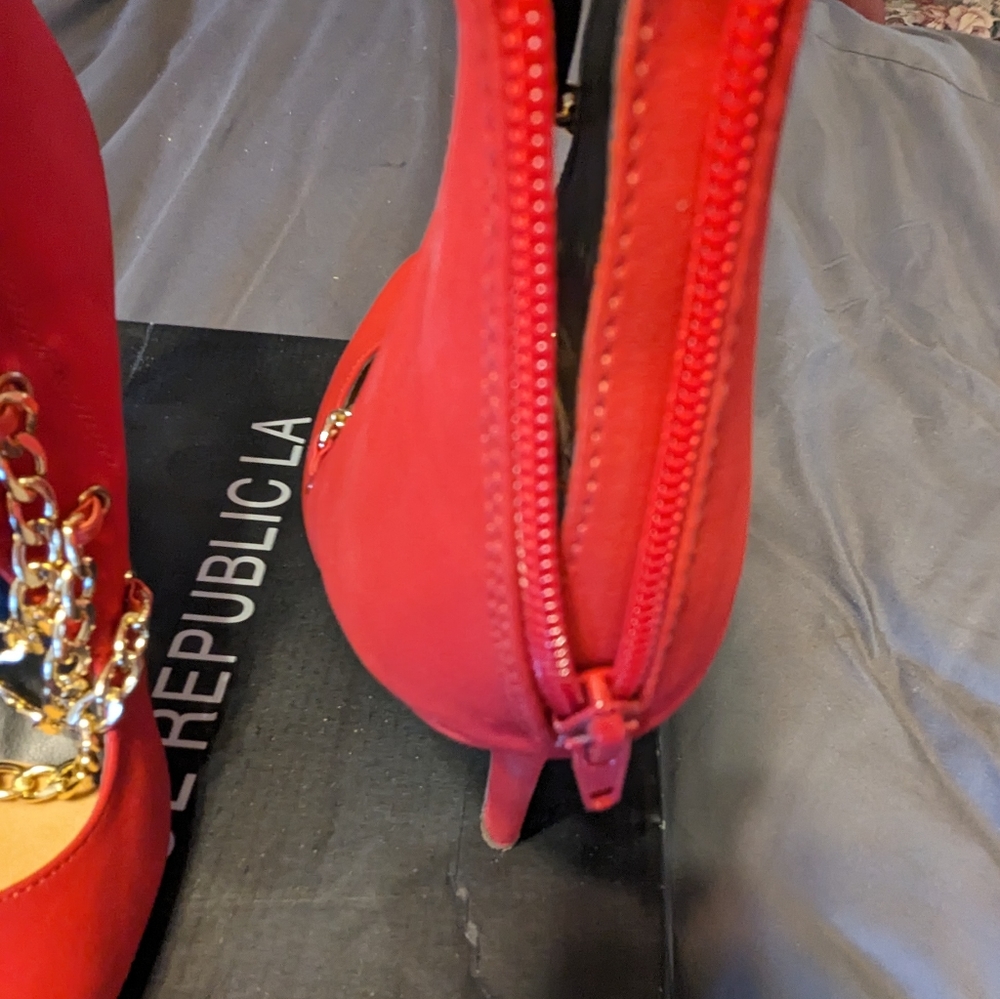 LADIES RED BOOTIES WITH GOLD CHAINS
